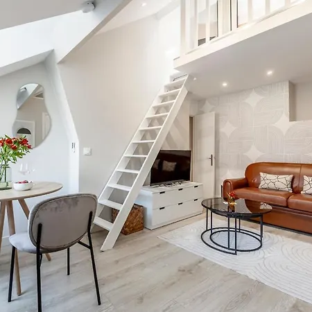 Апартаменты A43 Republic # 1bedroom # Marais # Paris03 # Ac